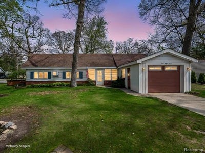 /international/us/557-alfred-street-columbia-twp-mi-110107626750/