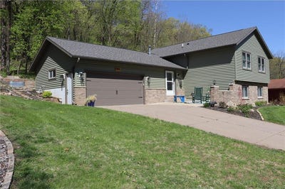 /international/us/398-pleasant-hill-drive-winona-mn-110107909075/