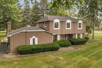 /international/us/3540-meadow-lane-saline-mi-110106534863/