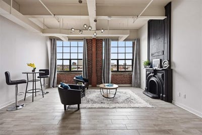 /international/us/905-3rd-st-se-cedarrapids-ia-110107280752/