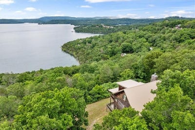 /international/us/1216-county-road-113-unit-cabin-8-eureka-springs-ar-110099910489/