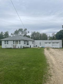 /international/us/2671-e-maple-road-clare-mi-110110192919/