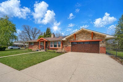 /international/us/256-w-kathleen-drive-des-plaines-il-110107631144/