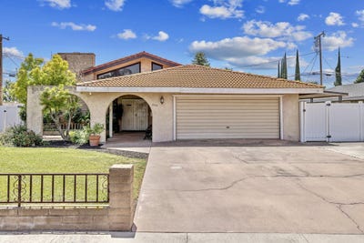 /international/us/700-w-pine-street-exeter-ca-110108666637/