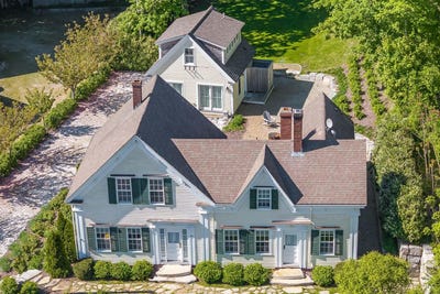 /international/us/10-bank-street-wellfleet-ma-110107858574/