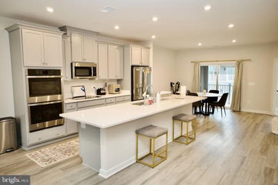 /international/us/4619-olivine-drive-chantilly-va-110106327765/
