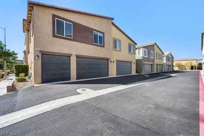 /international/us/7241-glistening-star-street-north-las-vegas-nv-110110306257/