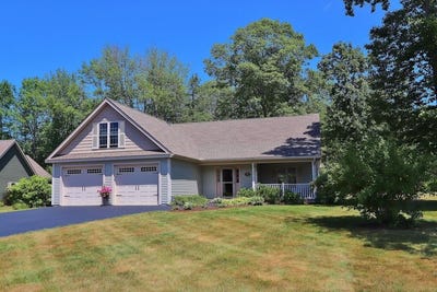 /international/us/72-chickadee-lane-hampden-me-110101148645/