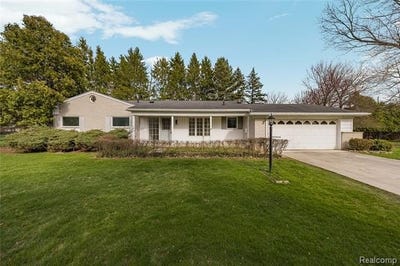 /international/us/7077-brookridge-drive-west-bloomfield-twp-mi-110107342431/