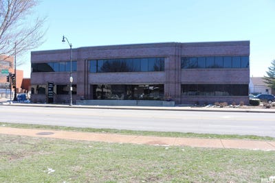 /international/us/400-s-9th-street-springfield-il-110100334096/