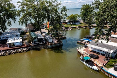 /international/us/2200-s-harborview-drive-marblehead-oh-110101014270/