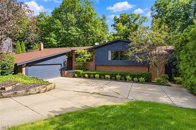 /international/us/19718-deer-run-lane-strongsville-oh-110110380202/