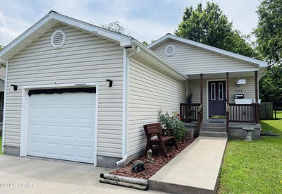 /international/us/2622-e-5th-street-joplin-mo-110108492774/