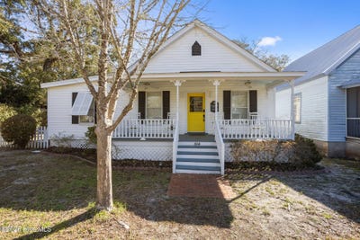/international/us/614-n-atlantic-avenue-southport-nc-110106453844/