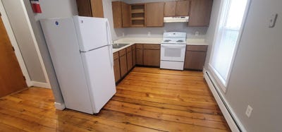 /international/us/10-depot-street-hinsdale-nh-110108751328/