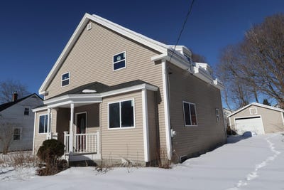 /international/us/14-heselton-street-skowhegan-me-110105521409/