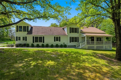 /international/us/11-haggerty-hill-road-rhinebeck-ny-110108079251/