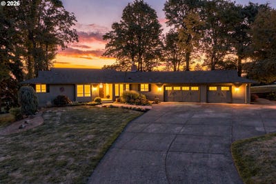 /international/us/13876-se-mountain-crest-dr-happyvalley-or-110120089760/