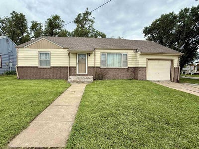 /international/us/413-n-ash-st-hillsboro-ks-110100219899/
