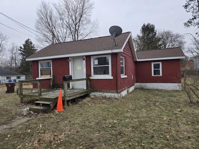 /international/us/214-e-walnut-street-albion-mi-110106372179/