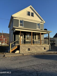 /international/us/2054-riddle-avenue-tyrone-pa-110106821553/