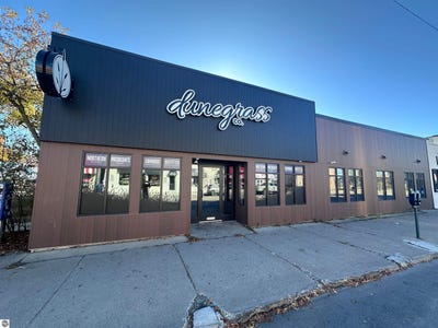 /international/us/440-e-front-street-traverse-city-mi-110105780064/
