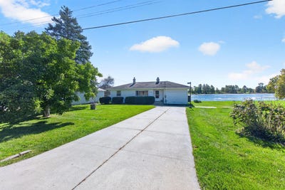 /international/us/555-norvell-beach-drive-brooklyn-mi-110110422657/