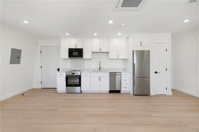 /international/us/05-melrose-street-east-greenwich-ri-110108294739/