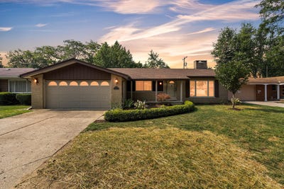 /international/us/23224-westbury-street-saint-clair-shores-mi-110101462720/