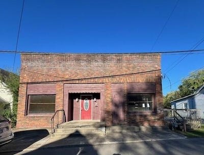 /international/us/33-sycamore-street-crooksville-oh-110099952276/