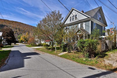 /international/us/109-park-row-rochester-vt-110103504621/