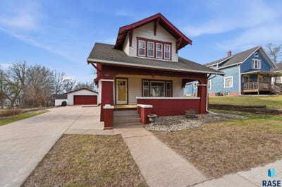 /international/us/407-e-6th-st-dell-rapids-sd-110107160298/