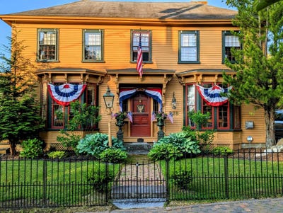 /international/us/228-main-street-wiscasset-me-110108303249/