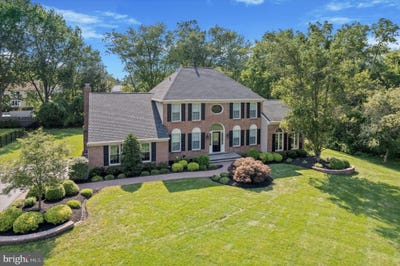 /international/us/243-norsam-drive-langhorne-pa-110100969918/