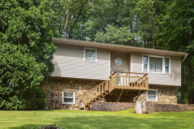 /international/us/374-briarwood-lane-bedford-in-110101023175/