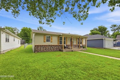 /international/us/117-s-roane-street-webb-city-mo-110108587185/