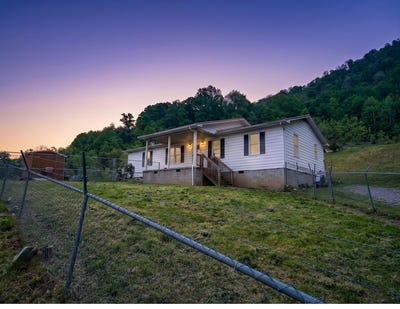 /international/us/105-dry-hill-jenkins-ky-110107784549/