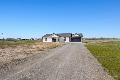/international/us/9-private-road-33084-sumner-tx-110098180077/