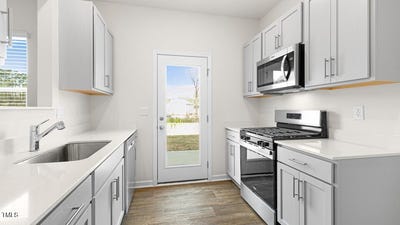 /international/us/252-otter-lodge-street-sanford-nc-110104432593/