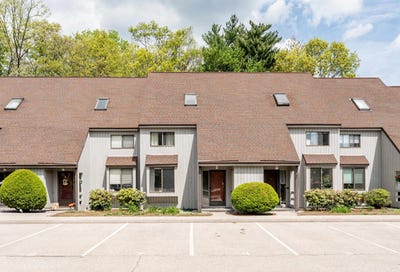 /international/us/4-harwich-court-merrimack-nh-110108539392/