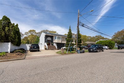 /international/us/66-avenue-a-holbrook-ny-110107698416/