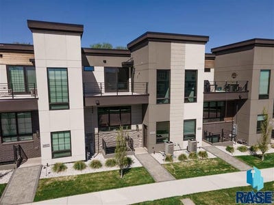 /international/us/2803-s-terry-ave-sioux-falls-sd-110107988870/