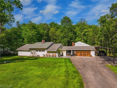 /international/us/3899-brainard-road-orange-village-oh-110109103798/