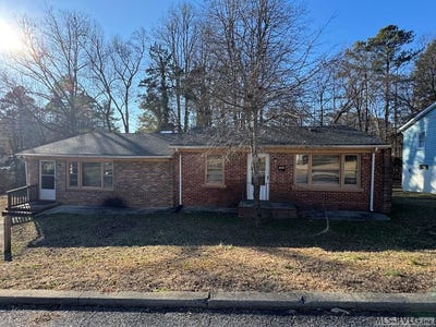 /international/us/508-brook-avenue-south-hill-va-110105110296/