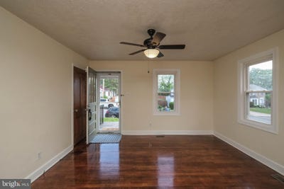 /international/us/132-w-12th-street-front-royal-va-110097874506/?lang=fr
