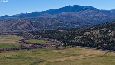 /international/us/44011-43877-w-hwy-26-dayville-or-110107055372/