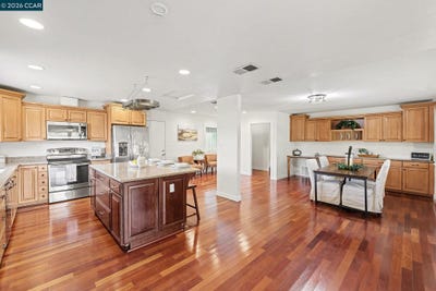 /international/us/837-marie-ave-martinez-ca-110107031652/