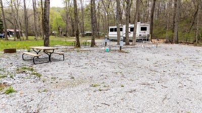 /international/us/620-perry-springs-road-eddyville-ky-110108988168/