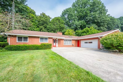 /international/us/4334-laurel-drive-st-joseph-mi-110109626621/