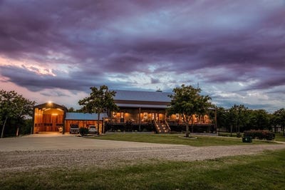 /international/us/10092-county-road-446-snook-tx-110100617739/